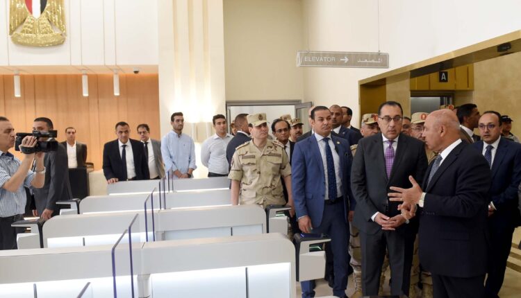 رئيس الوزراء يتفقد مقر وزارة النقل بالعاصمة الإدارية الجديدة